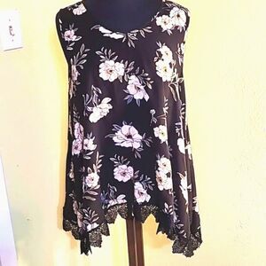 Catos Sleeveless Black Top with White Flowers & Lace, Size Large